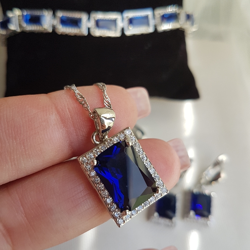Swarovski Elements 925 Sterling Silver Emerald-cut Blue Pendant Necklace NEW - Picture 4 of 17